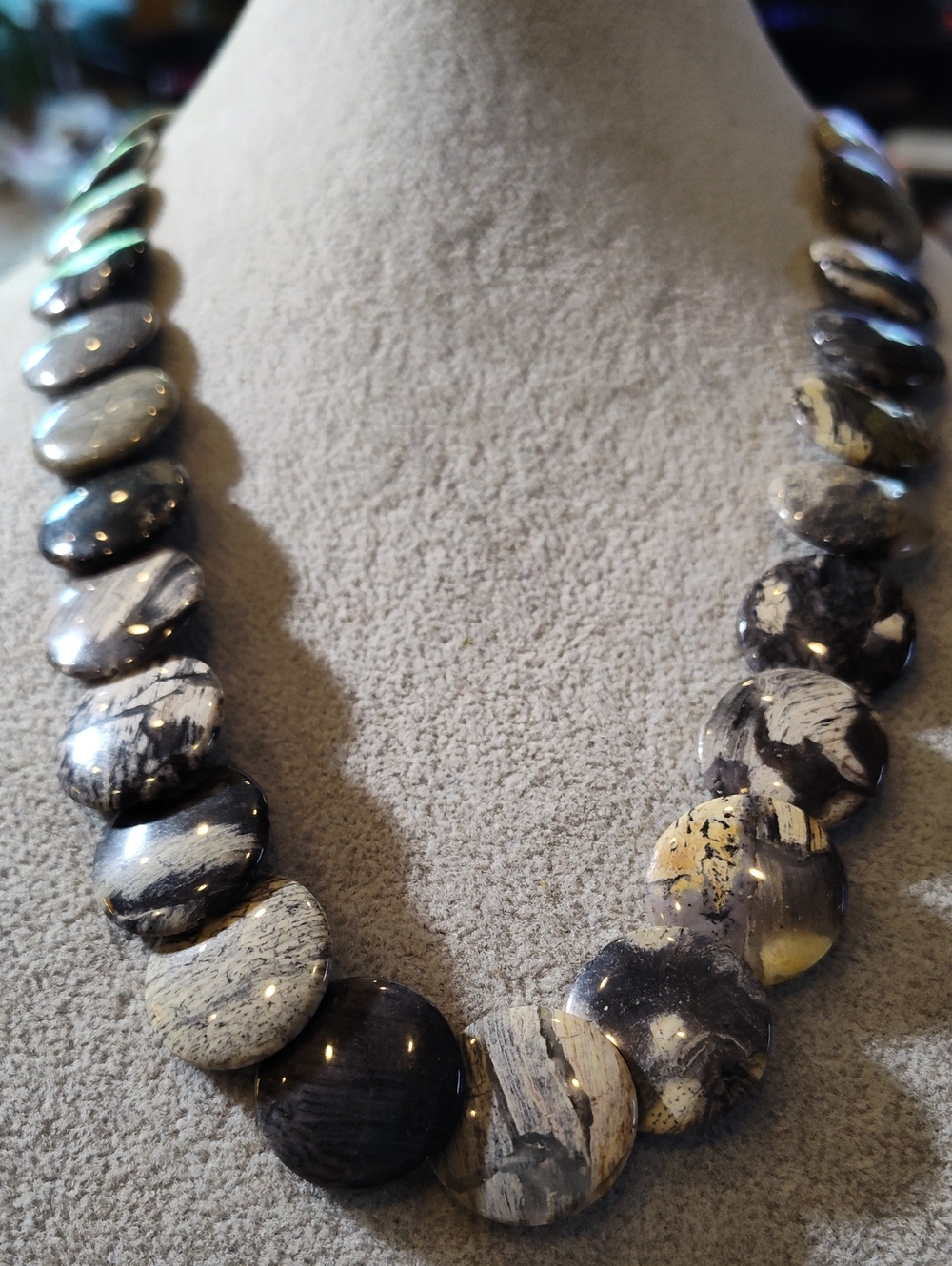 Artisan Natural Agate Disc Necklace in Black, Gray & Cream 21" - Picture 1 of 7